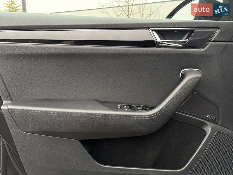 Лифтбек Skoda Superb 2023 в Мукачево