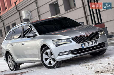 Універсал Skoda Superb 2016 в Дрогобичі