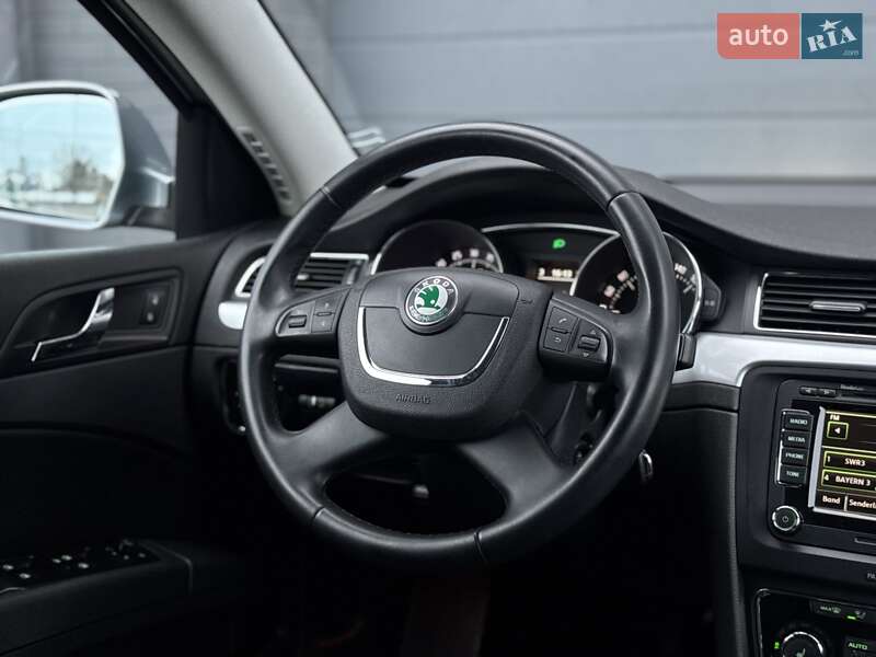 Універсал Skoda Superb 2011 в Луцьку