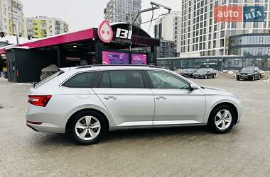 Универсал Skoda Superb 2015 в Львове