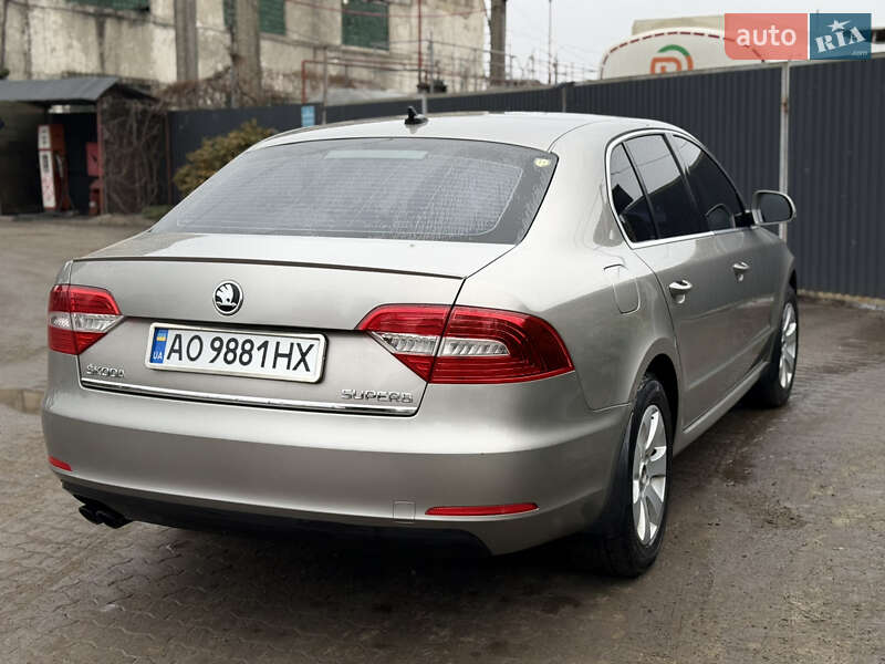 Лифтбек Skoda Superb 2013 в Ужгороде