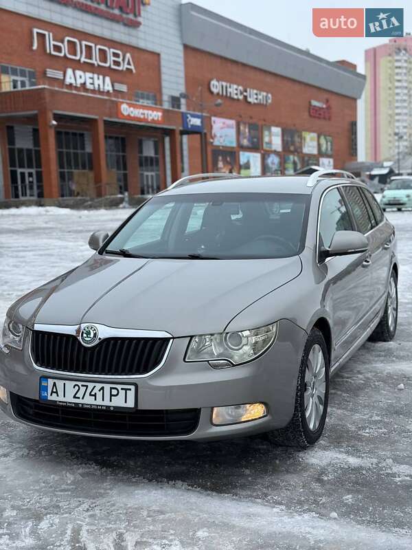 Универсал Skoda Superb 2012 в Киеве фото Универсал Skoda Superb 2012 в Киеве