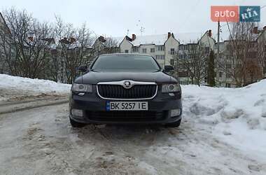 Ліфтбек Skoda Superb 2011 в Рівному