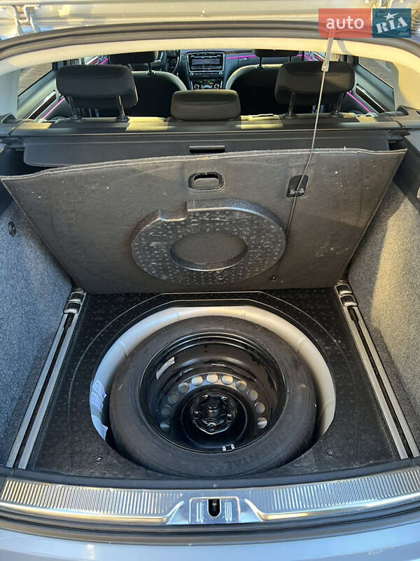 Універсал Skoda Superb 2011 в Луцьку фото 32 Універсал Skoda Superb 2011 в Луцьку