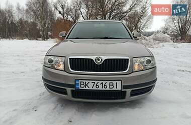 Лифтбек Skoda Superb 2006 в Млинове