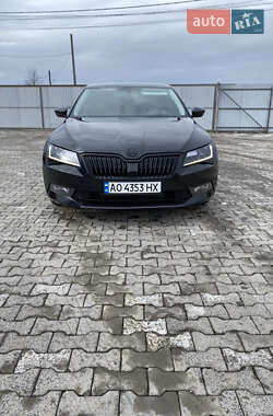 Лифтбек Skoda Superb 2015 в Мукачево