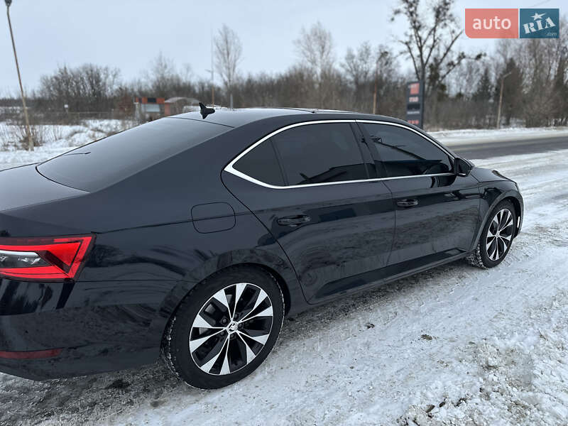 Лифтбек Skoda Superb 2019 в Киеве