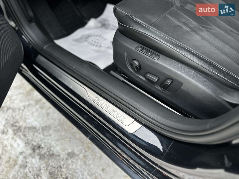 Лифтбек Skoda Superb 2019 в Киеве