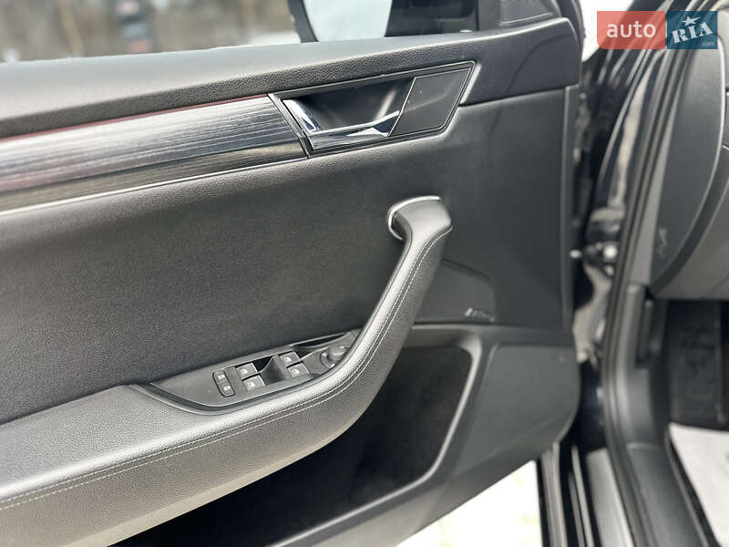 Лифтбек Skoda Superb 2019 в Киеве