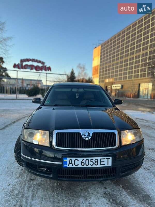 Лифтбек Skoda Superb 2005 в Луцке
