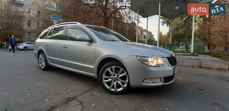 Универсал Skoda Superb 2012 в Киеве