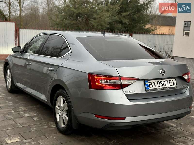 Лифтбек Skoda Superb 2016 в Мукачево