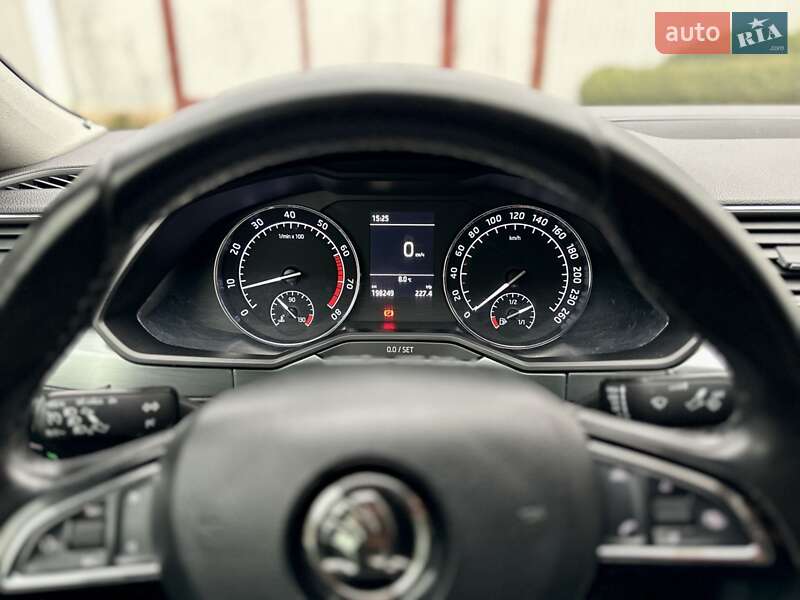 Лифтбек Skoda Superb 2016 в Мукачево