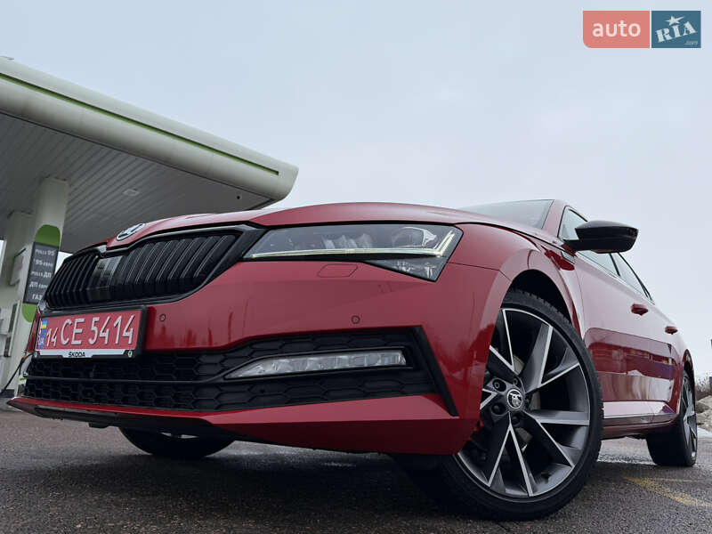 Лифтбек Skoda Superb 2022 в Дрогобыче