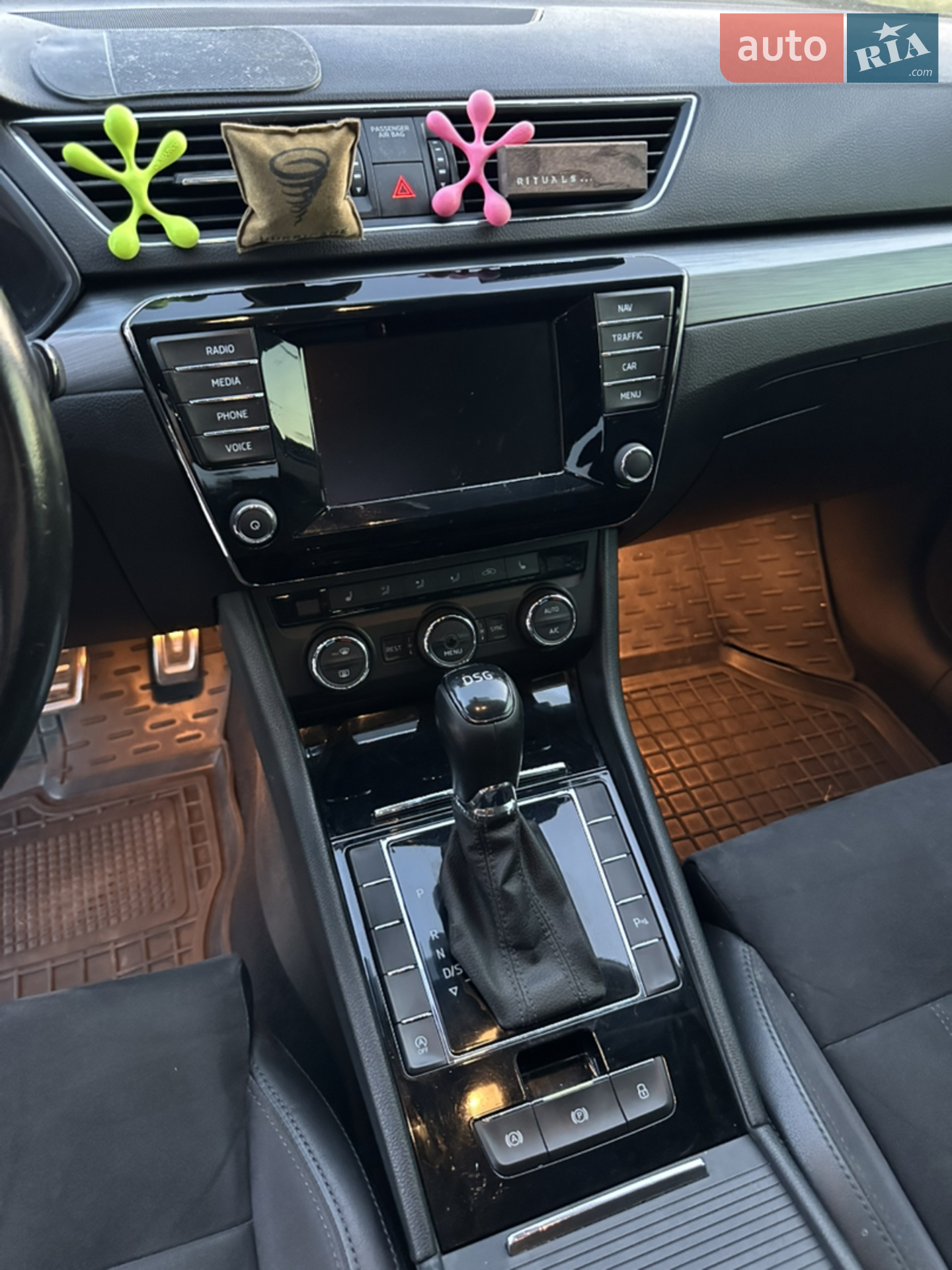 2016 Skoda Superb - мініатюра 10