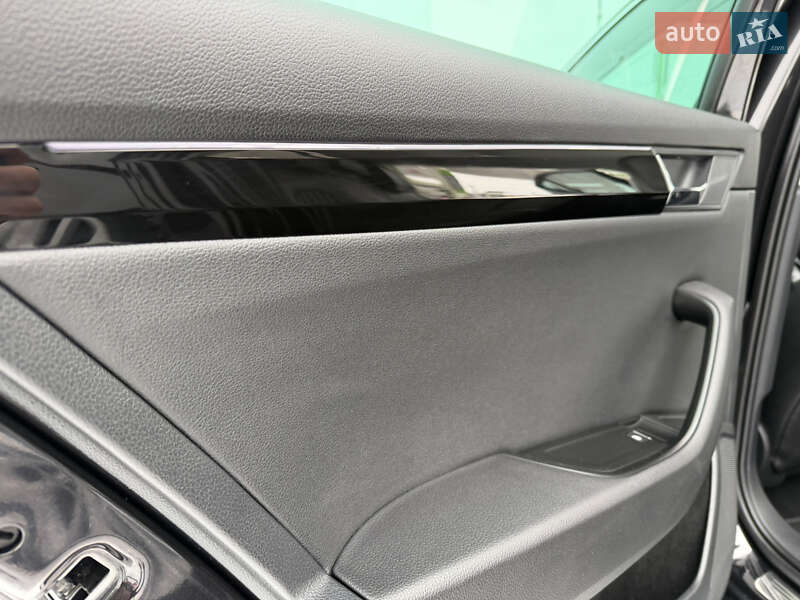 Лифтбек Skoda Superb 2017 в Дрогобыче