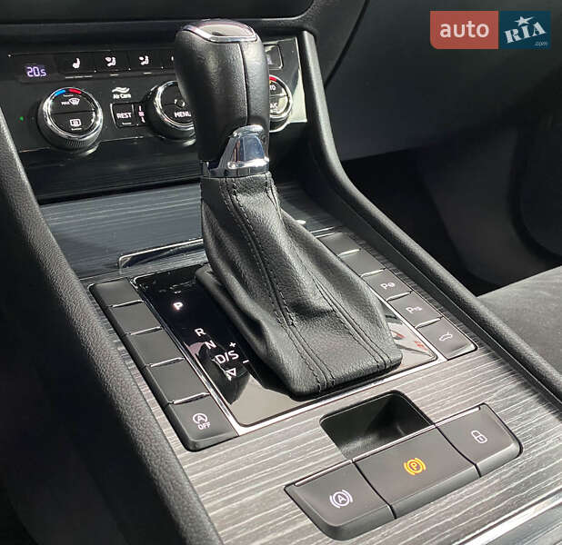 Универсал Skoda Superb 2020 в Львове