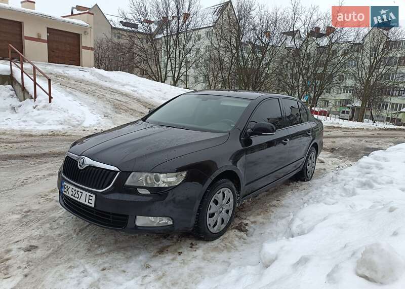 Лифтбек Skoda Superb 2011 в Ровно