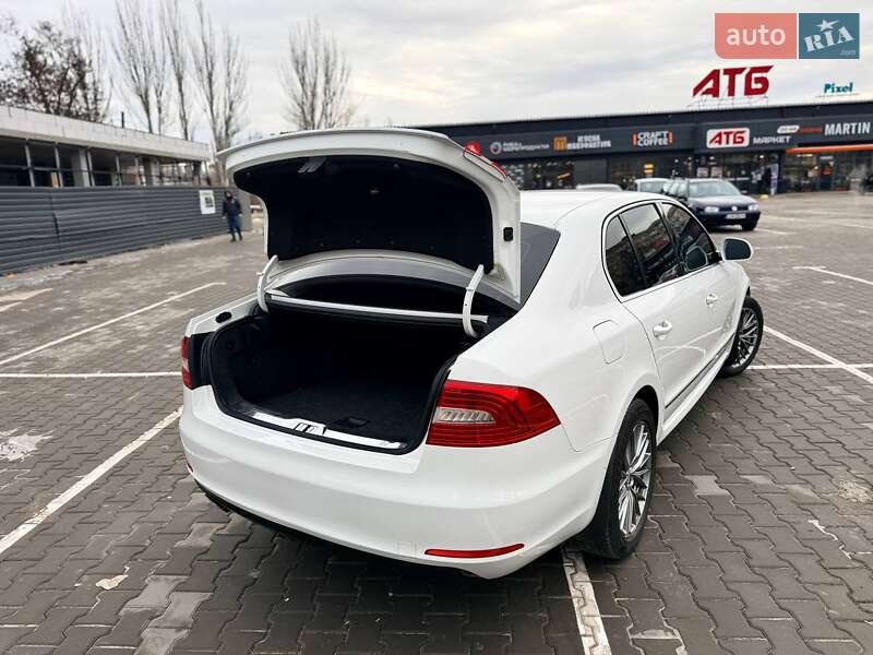 Ліфтбек Skoda Superb 2013 в Кривому Розі