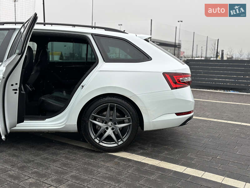 Універсал Skoda Superb 2017 в Ужгороді