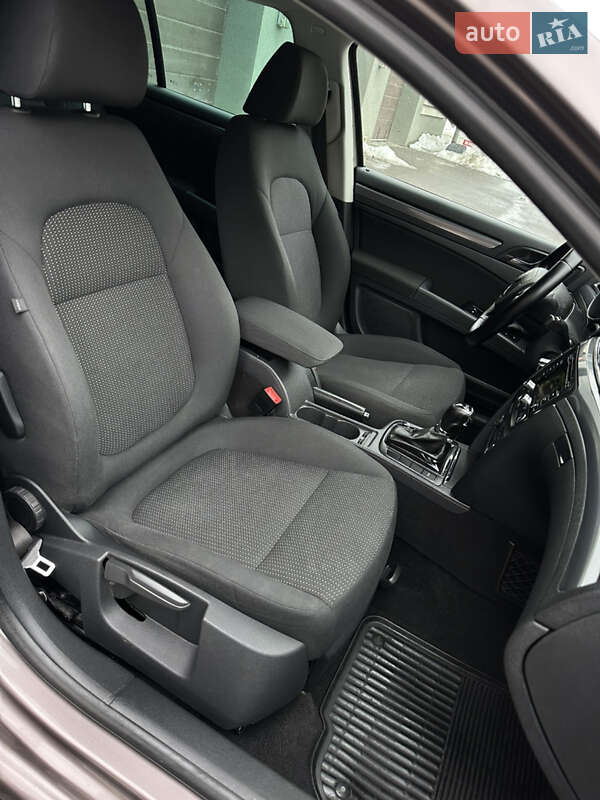 Универсал Skoda Superb 2013 в Ровно фото 23 Универсал Skoda Superb 2013 в Ровно