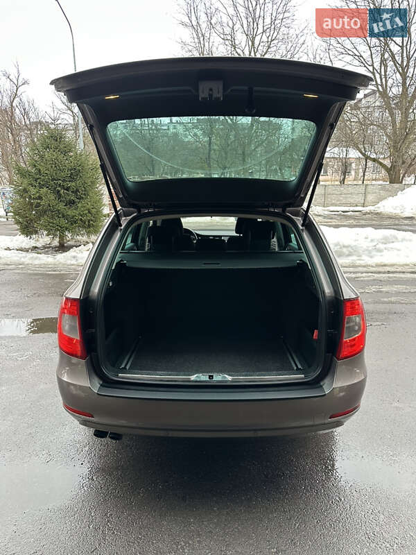 Универсал Skoda Superb 2013 в Ровно фото 32 Универсал Skoda Superb 2013 в Ровно