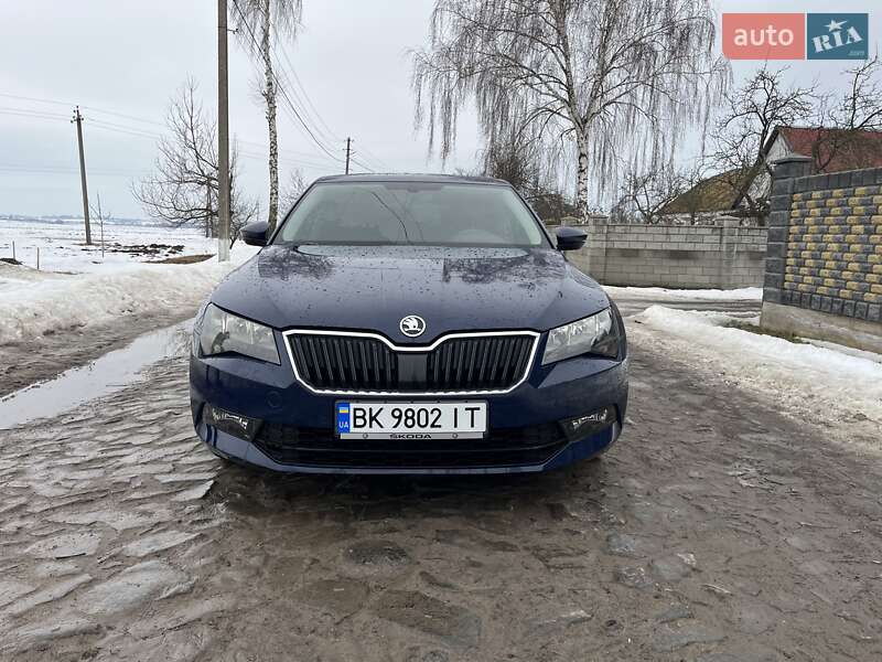 Лифтбек Skoda Superb 2017 в Дубно