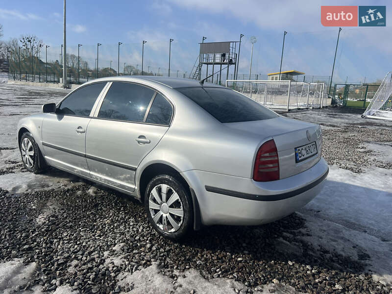 Лифтбек Skoda Superb 2005 в Львове