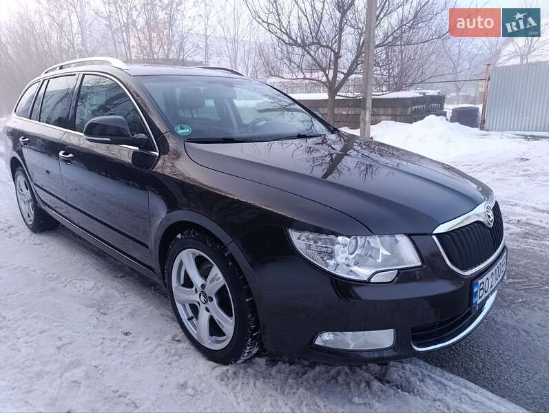 Універсал Skoda Superb 2012 в Кам'янець-Подільському фото Універсал Skoda Superb 2012 в Кам'янець-Подільському