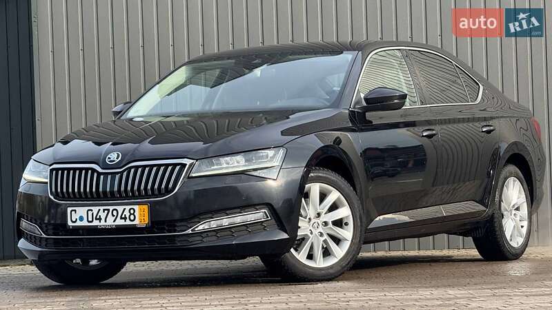 Лифтбек Skoda Superb 2022 в Стрые