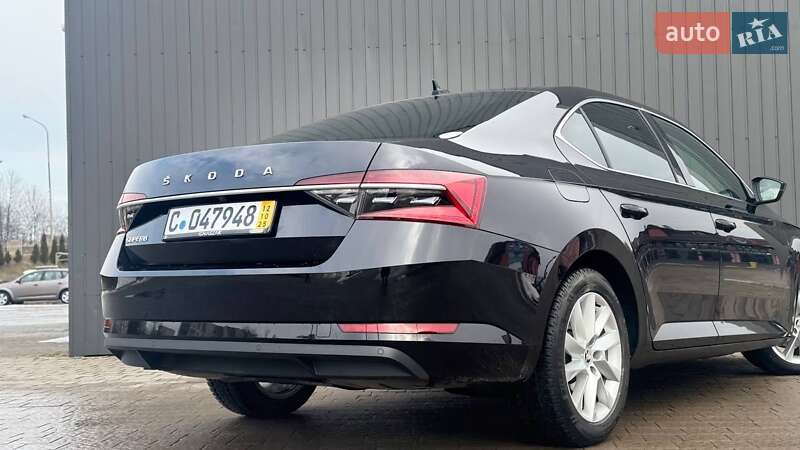 Лифтбек Skoda Superb 2022 в Стрые