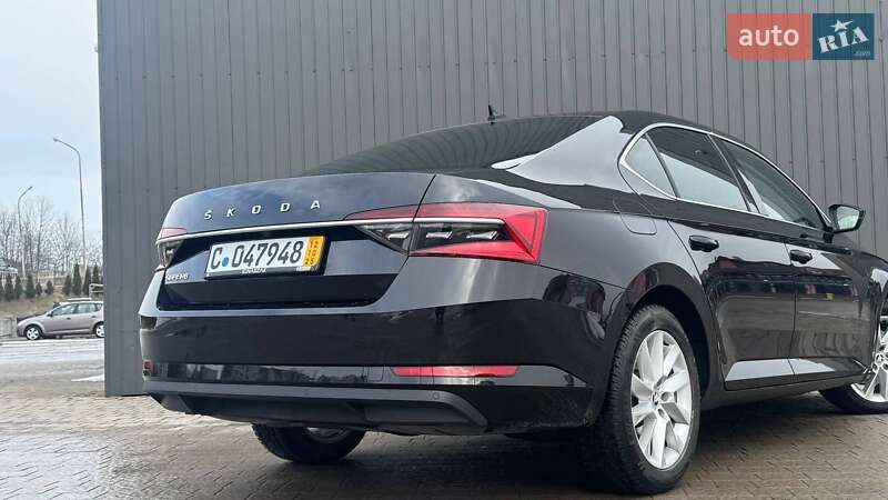 Лифтбек Skoda Superb 2022 в Стрые