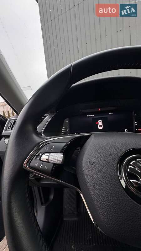 Лифтбек Skoda Superb 2022 в Стрые