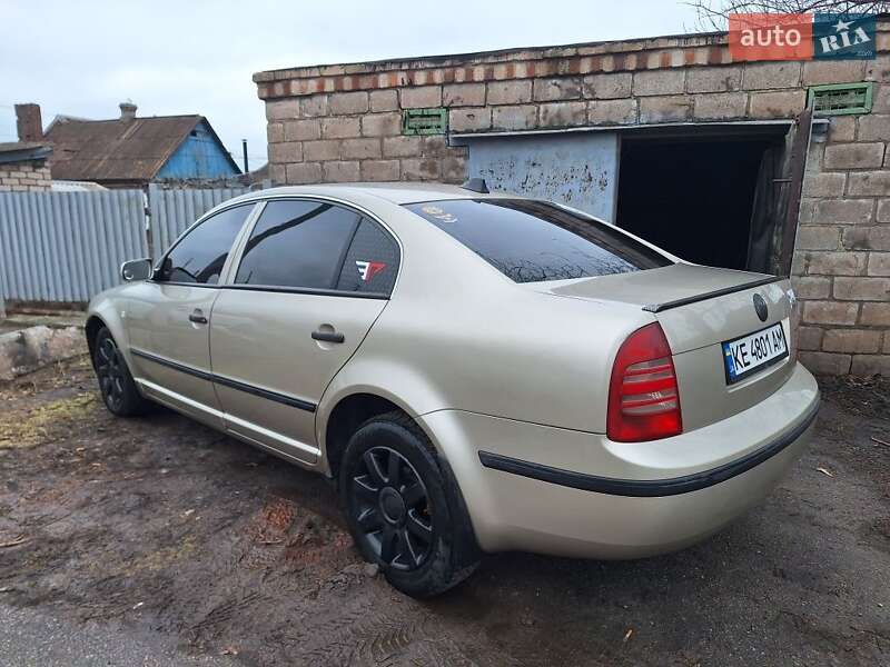 Лифтбек Skoda Superb 2005 в Кривом Роге фото 2 Лифтбек Skoda Superb 2005 в Кривом Роге