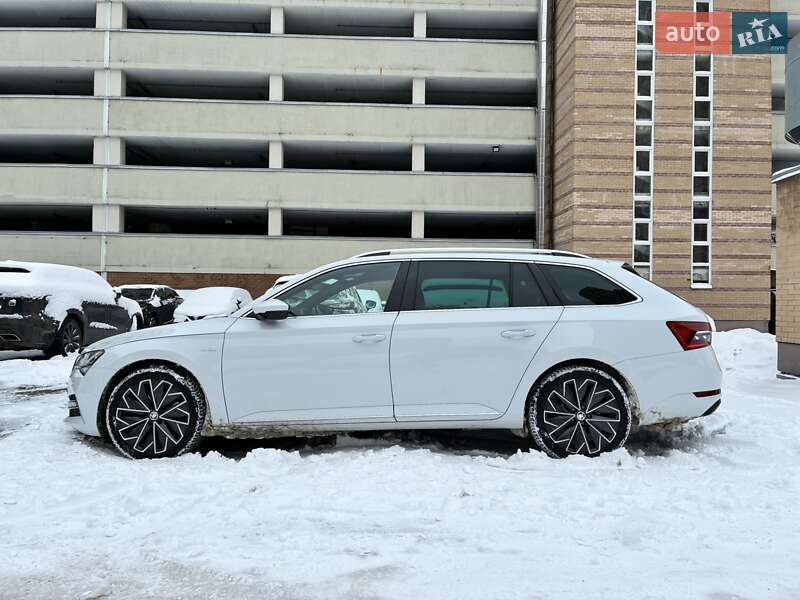 Универсал Skoda Superb 2023 в Киеве фото Универсал Skoda Superb 2023 в Киеве