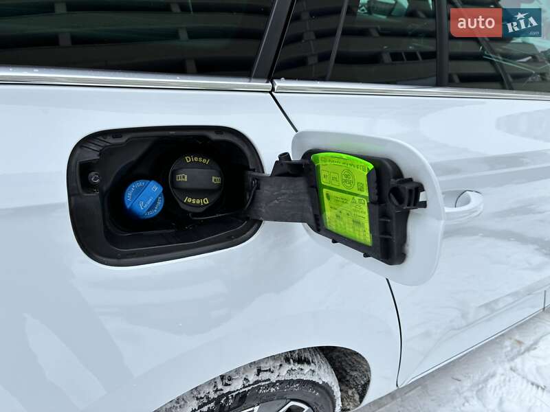 Универсал Skoda Superb 2023 в Киеве фото 40 Универсал Skoda Superb 2023 в Киеве