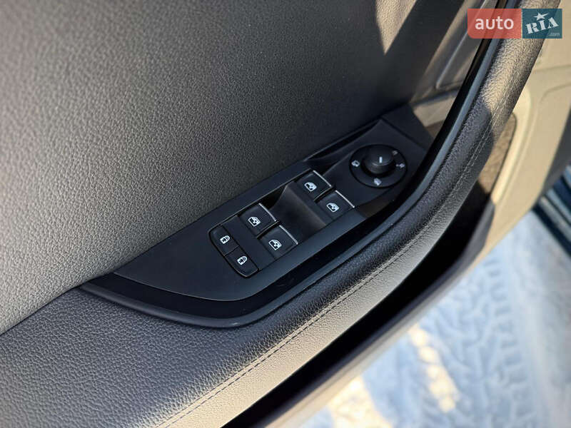 Лифтбек Skoda Superb 2020 в Киеве