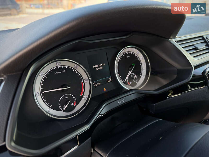 Лифтбек Skoda Superb 2020 в Киеве