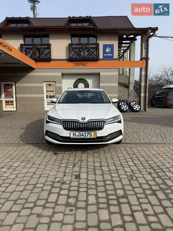 Универсал Skoda Superb 2020 в Сваляве