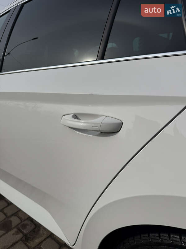Универсал Skoda Superb 2020 в Сваляве