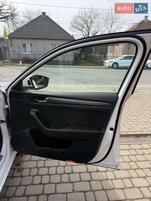 Универсал Skoda Superb 2020 в Сваляве