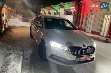 Лифтбек Skoda Superb 2021 в Буштыне