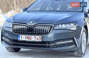 Універсал Skoda Superb 2021 в Рівному
