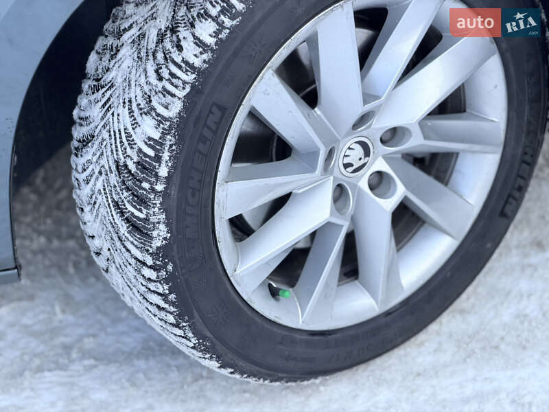 Универсал Skoda Superb 2021 в Ровно