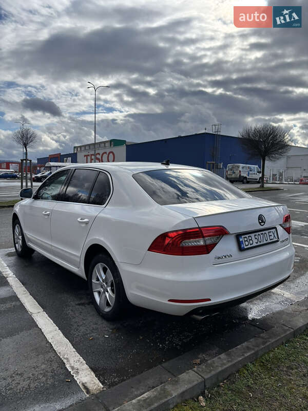 Ліфтбек Skoda Superb 2014 в Виноградові