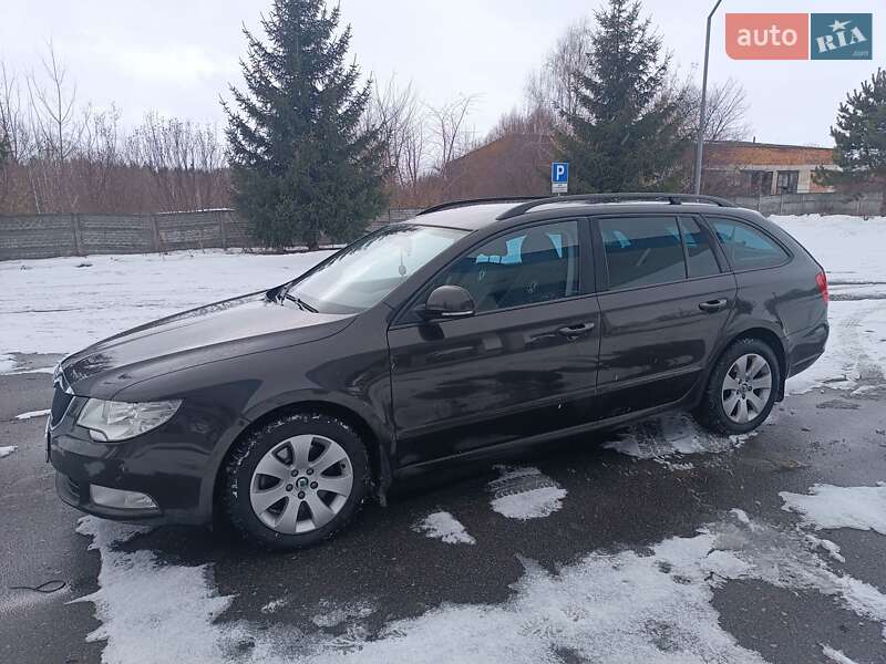 Універсал Skoda Superb 2012 в Черняхові