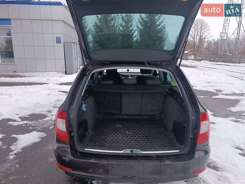 Універсал Skoda Superb 2012 в Черняхові