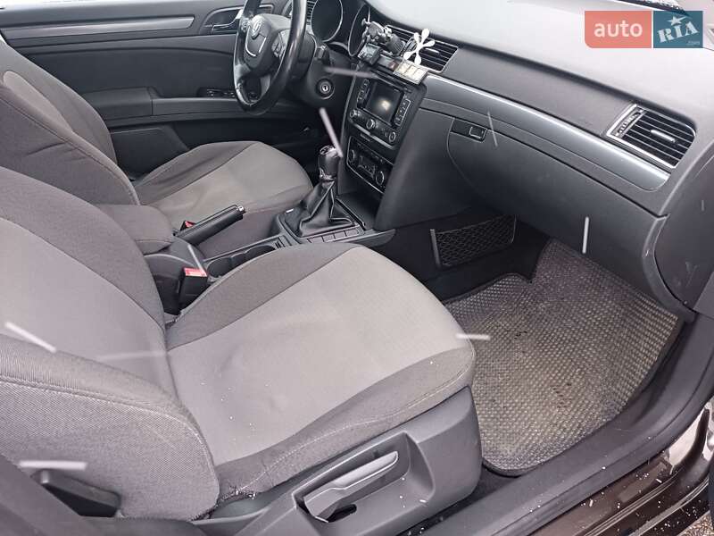 Універсал Skoda Superb 2012 в Черняхові