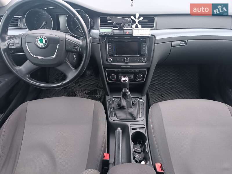 Універсал Skoda Superb 2012 в Черняхові