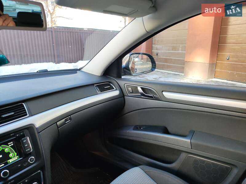 Універсал Skoda Superb 2012 в Івано-Франківську